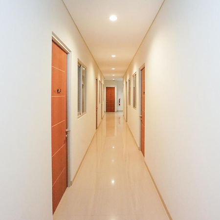 Super Oyo Capital O 614 Graha 8 Syariah Surabaya Exterior foto