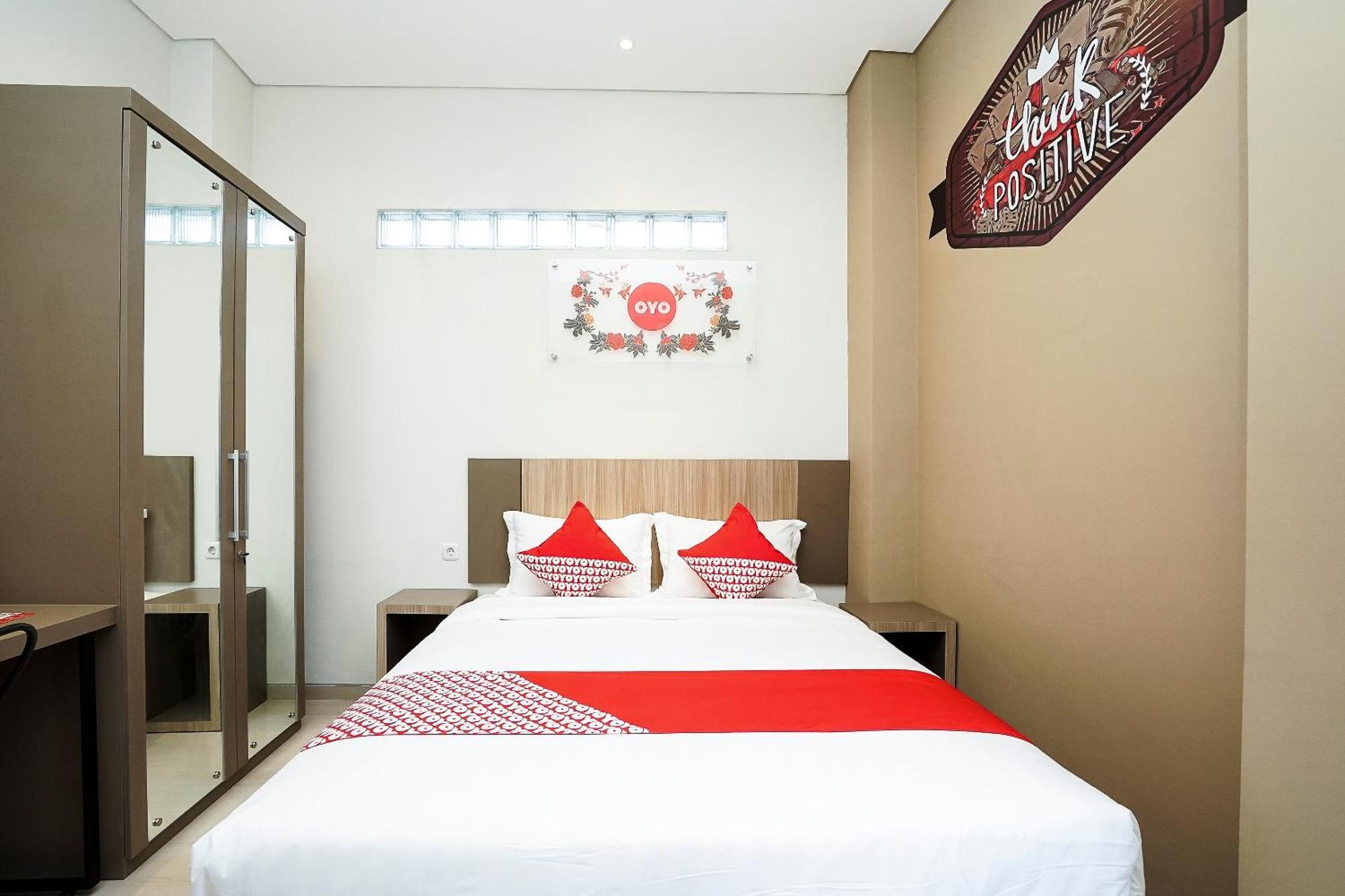 Super Oyo Capital O 614 Graha 8 Syariah Surabaya Exterior foto