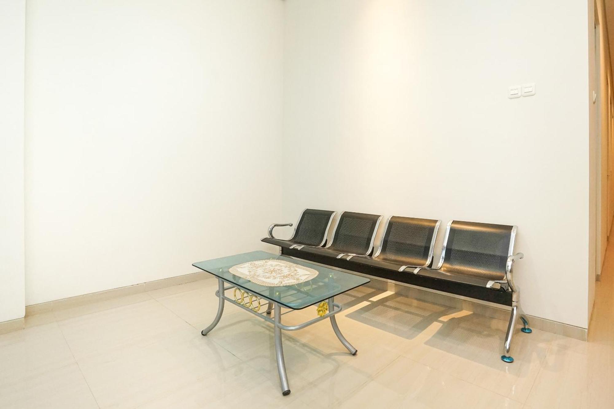 Super Oyo Capital O 614 Graha 8 Syariah Surabaya Exterior foto