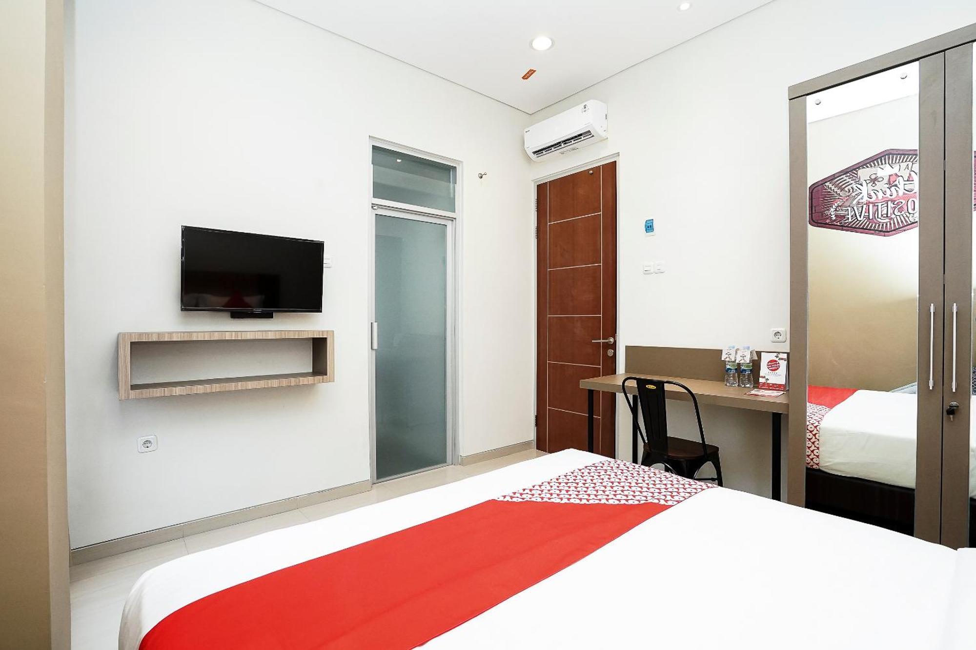 Super Oyo Capital O 614 Graha 8 Syariah Surabaya Exterior foto