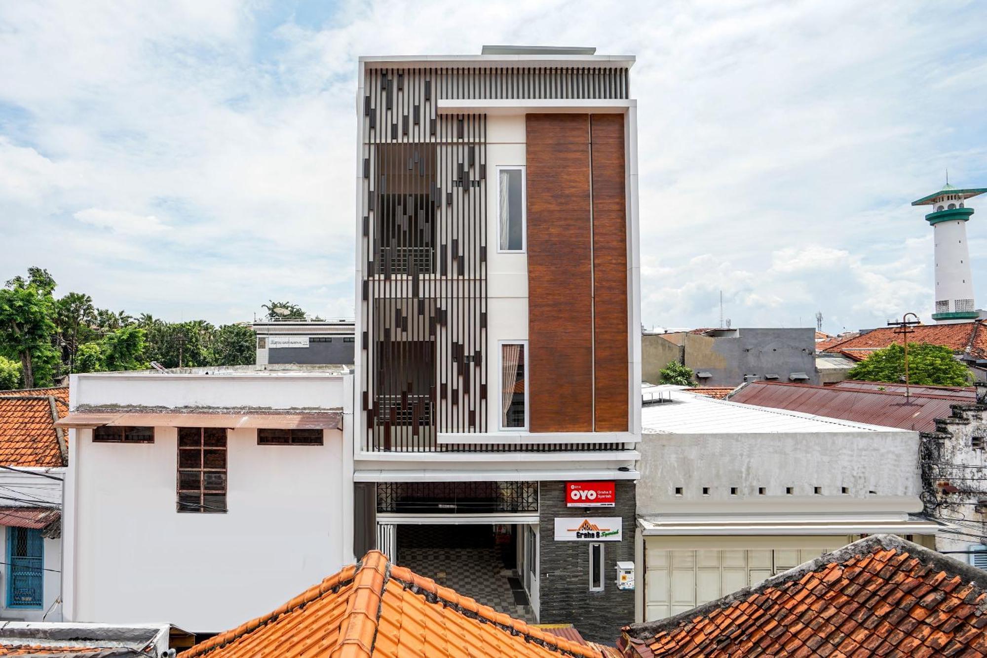 Super Oyo Capital O 614 Graha 8 Syariah Surabaya Exterior foto