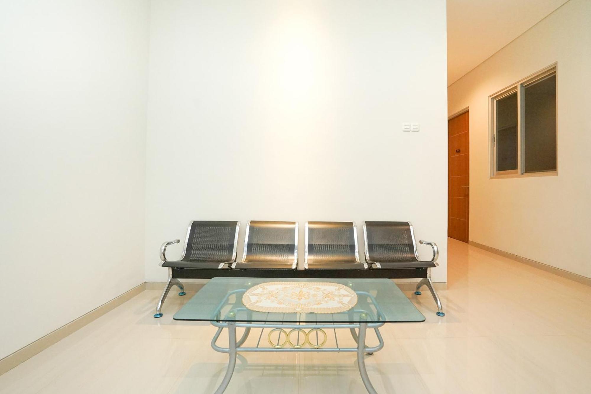 Super Oyo Capital O 614 Graha 8 Syariah Surabaya Exterior foto